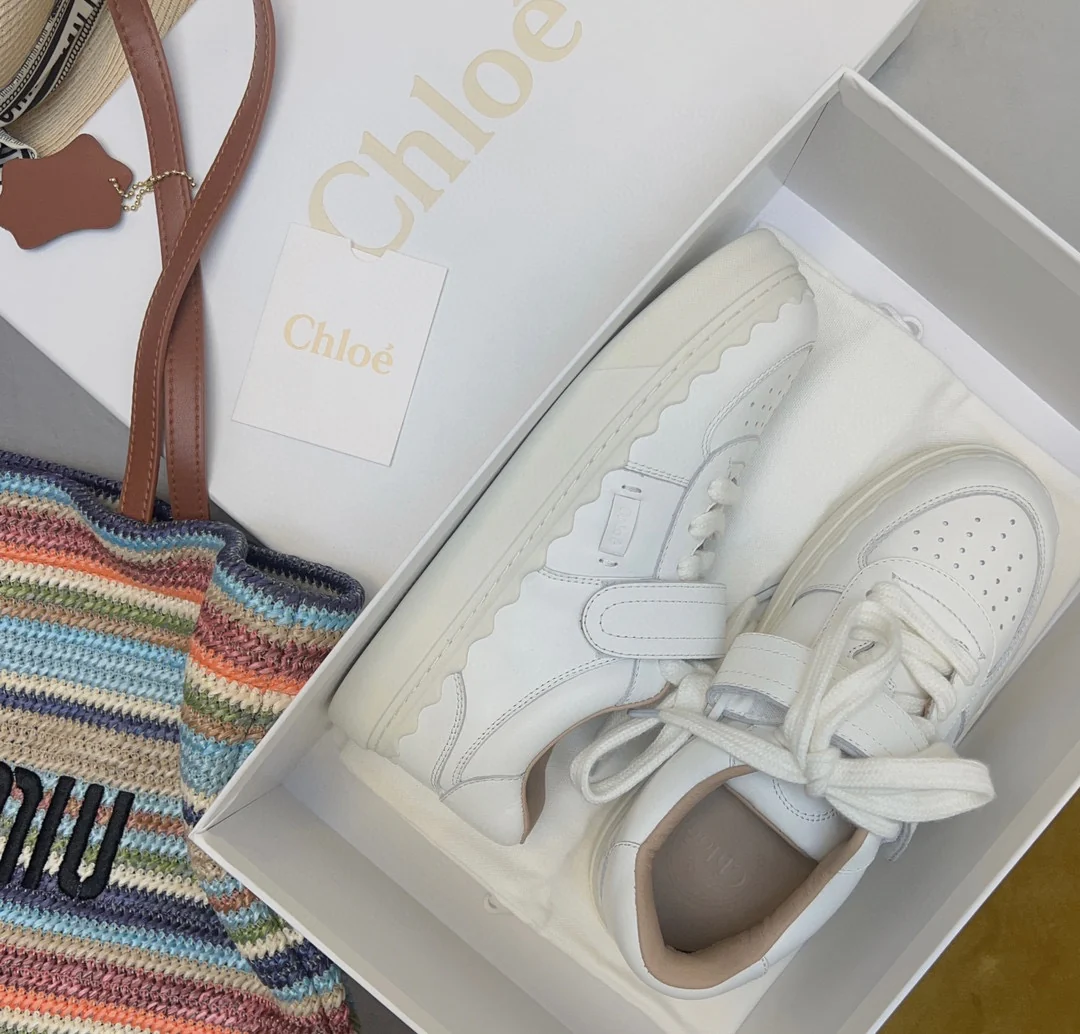 Спортивные кроссовки Chloe-Lauren серии Velcro - белые.