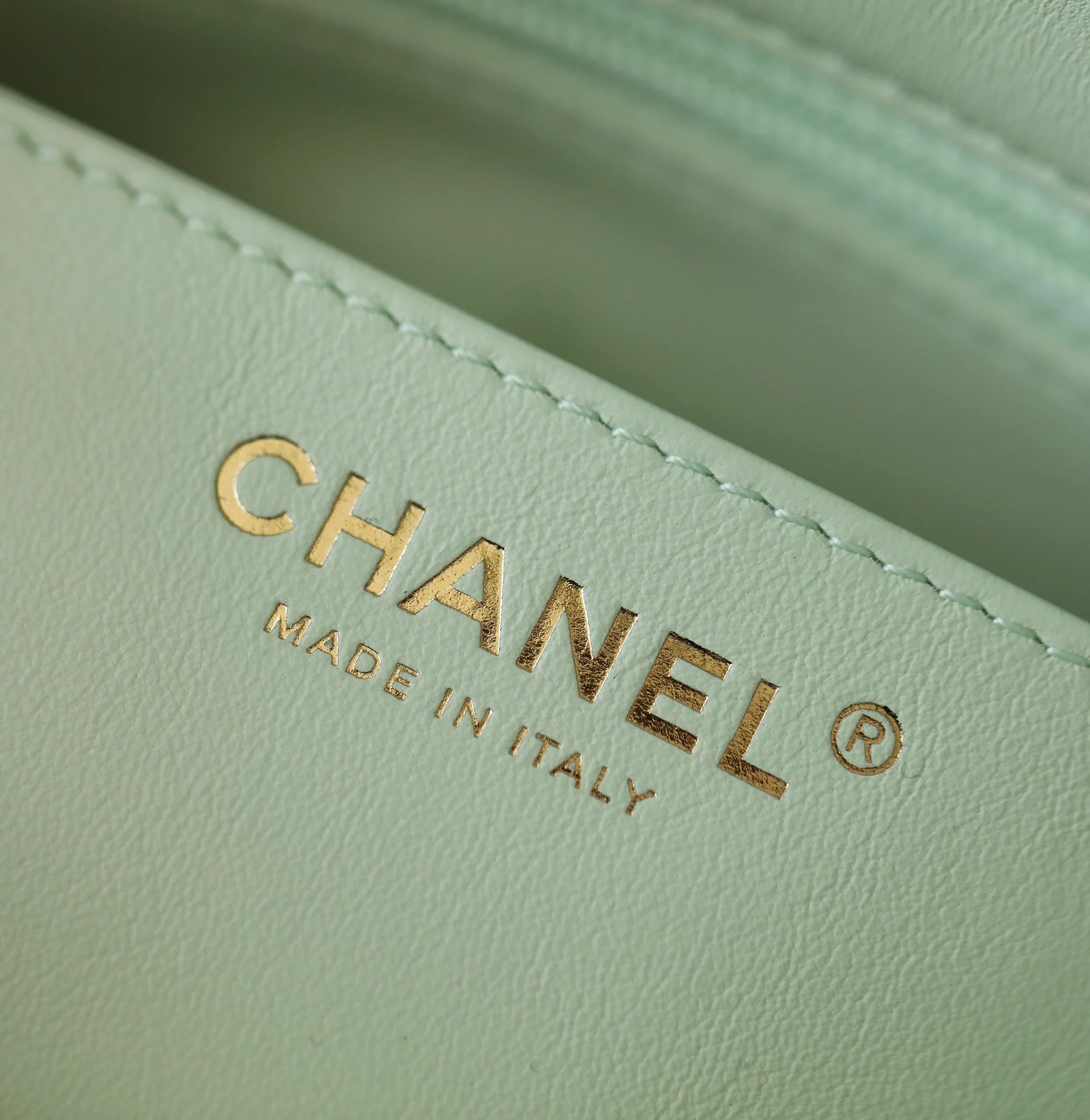 Chanel - Сумка-клатч Golden Globe Square Flap Bag - 18 см - Овечья кожа - 2 шт.