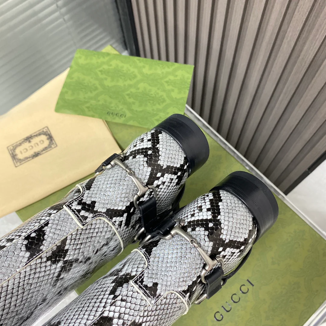 Новинка сезона осень/зима 2022 от Gucci - сапоги для верховой езды в стиле подиума - 2 шт.