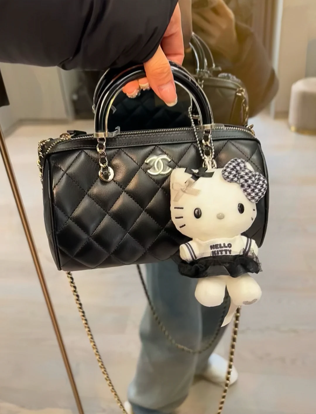 Ручка эмалированная Chanel 25 пенсов???