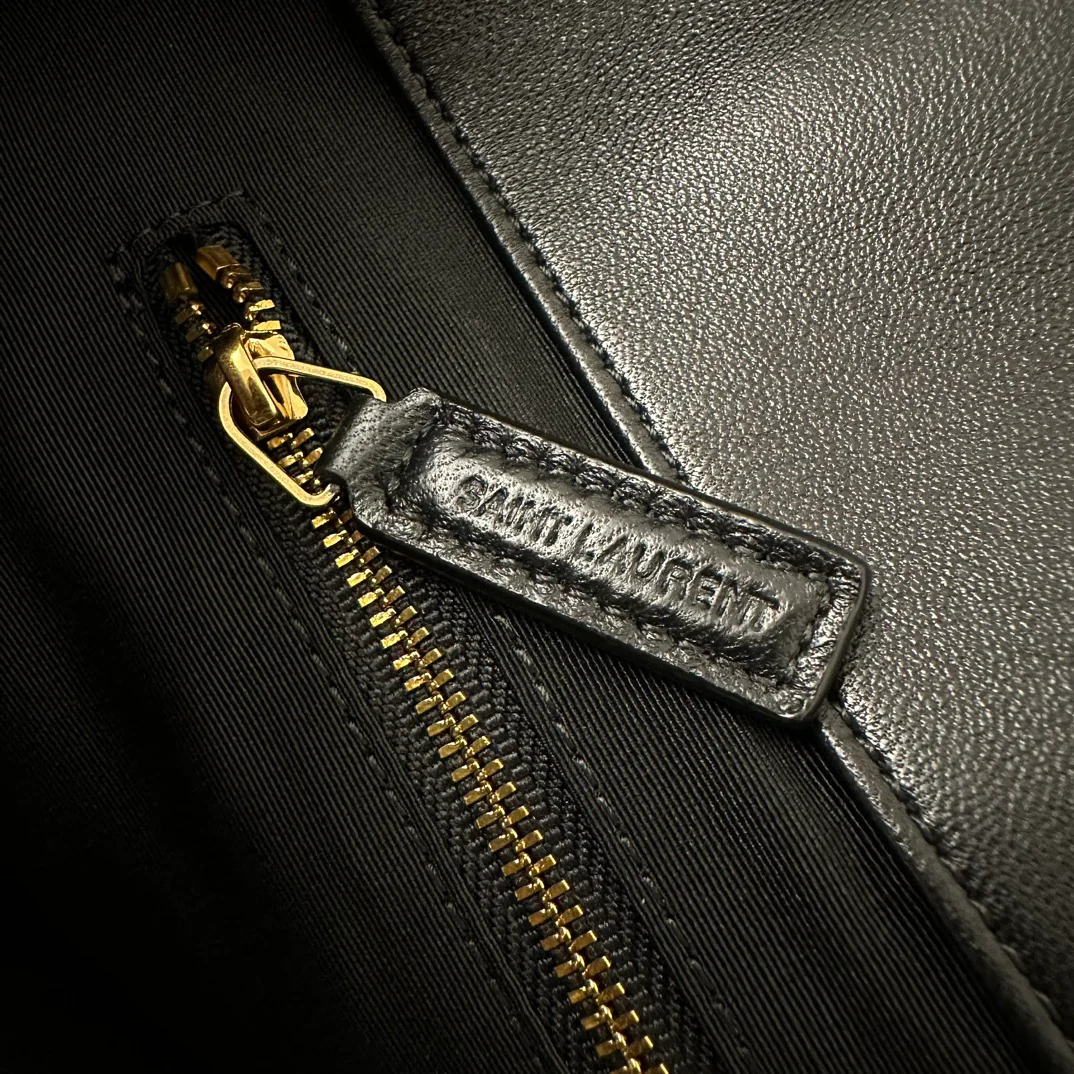 Сумка-тоут YSL Icarre - из овечьей кожи - черная с золотой фурнитурой