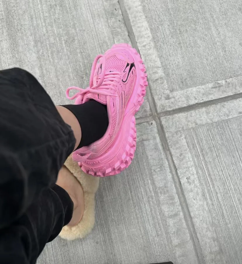 Массивные кроссовки Balenciaga в стиле автомобильных шин - унисекс - розовые