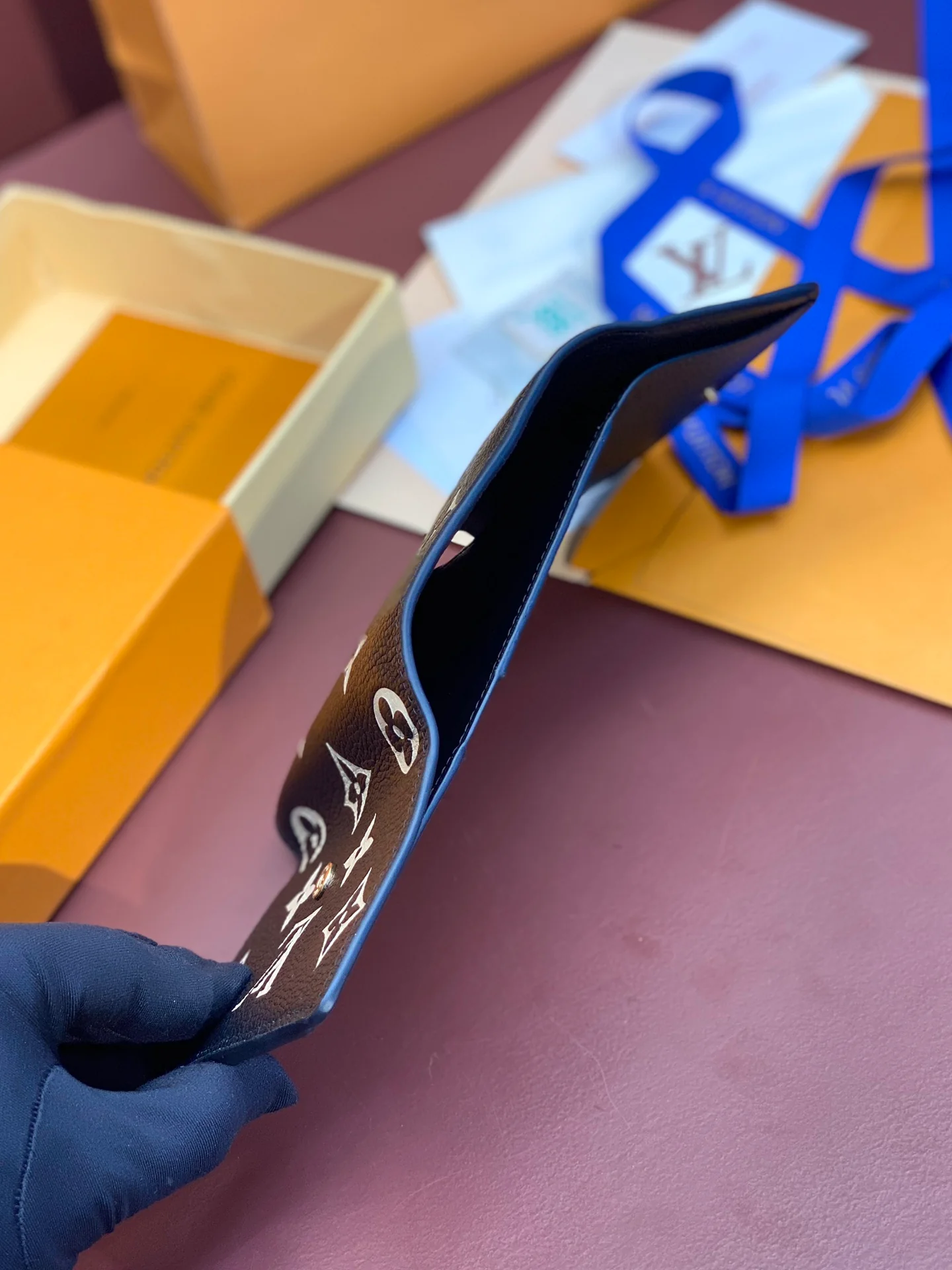 LV-m60688-Короткий кошелек-Черный