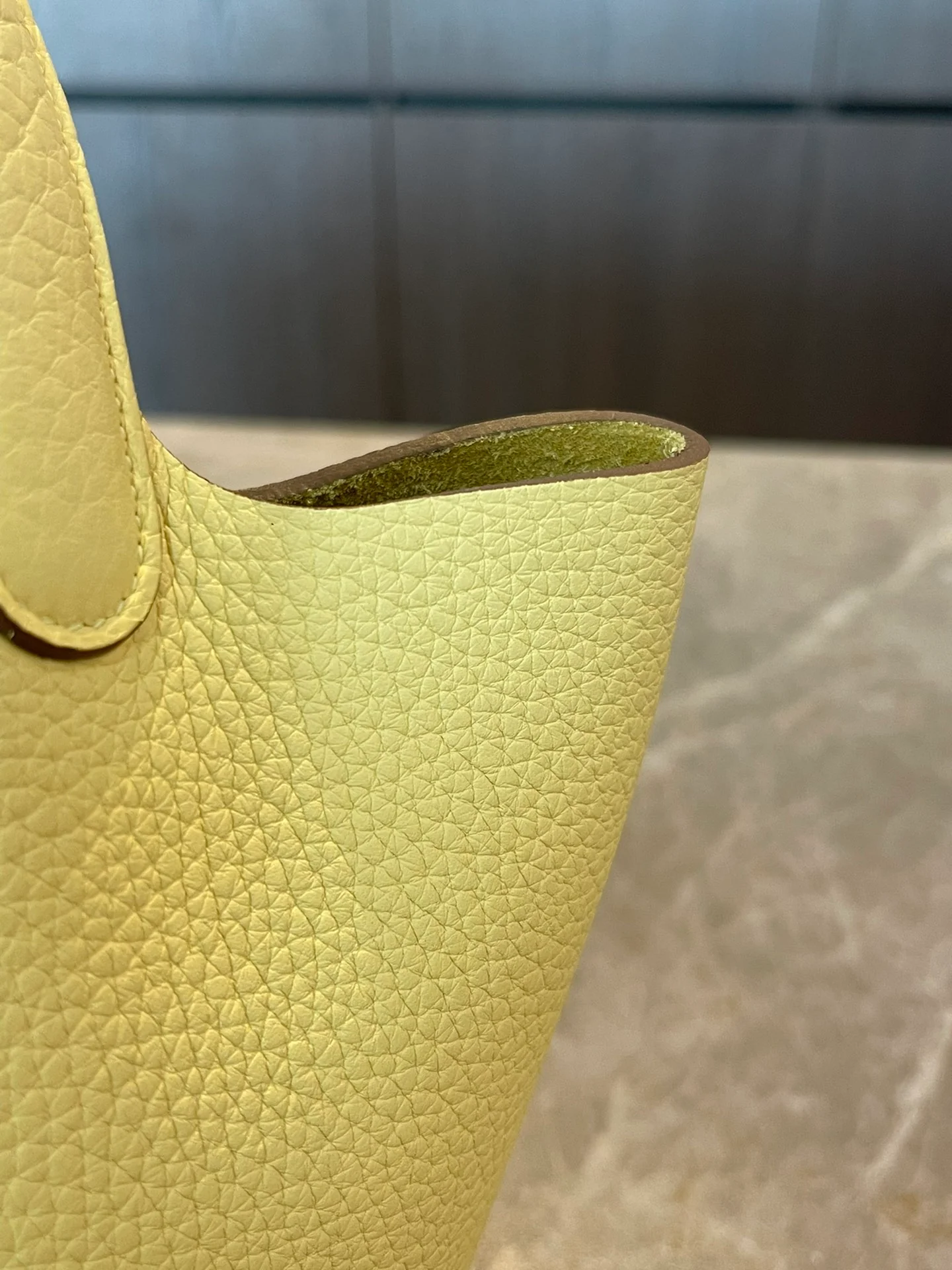 Серебряная пряжка Hermes Picotin 18tc с рисунком ?куриный желток?