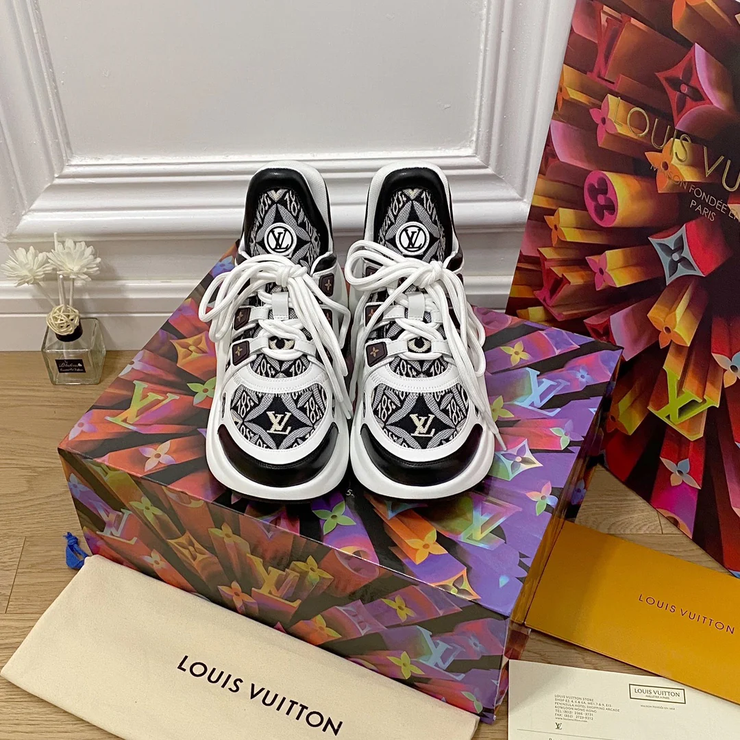 Обувь LV - массивные кроссовки с вышивкой LV - черно-белые