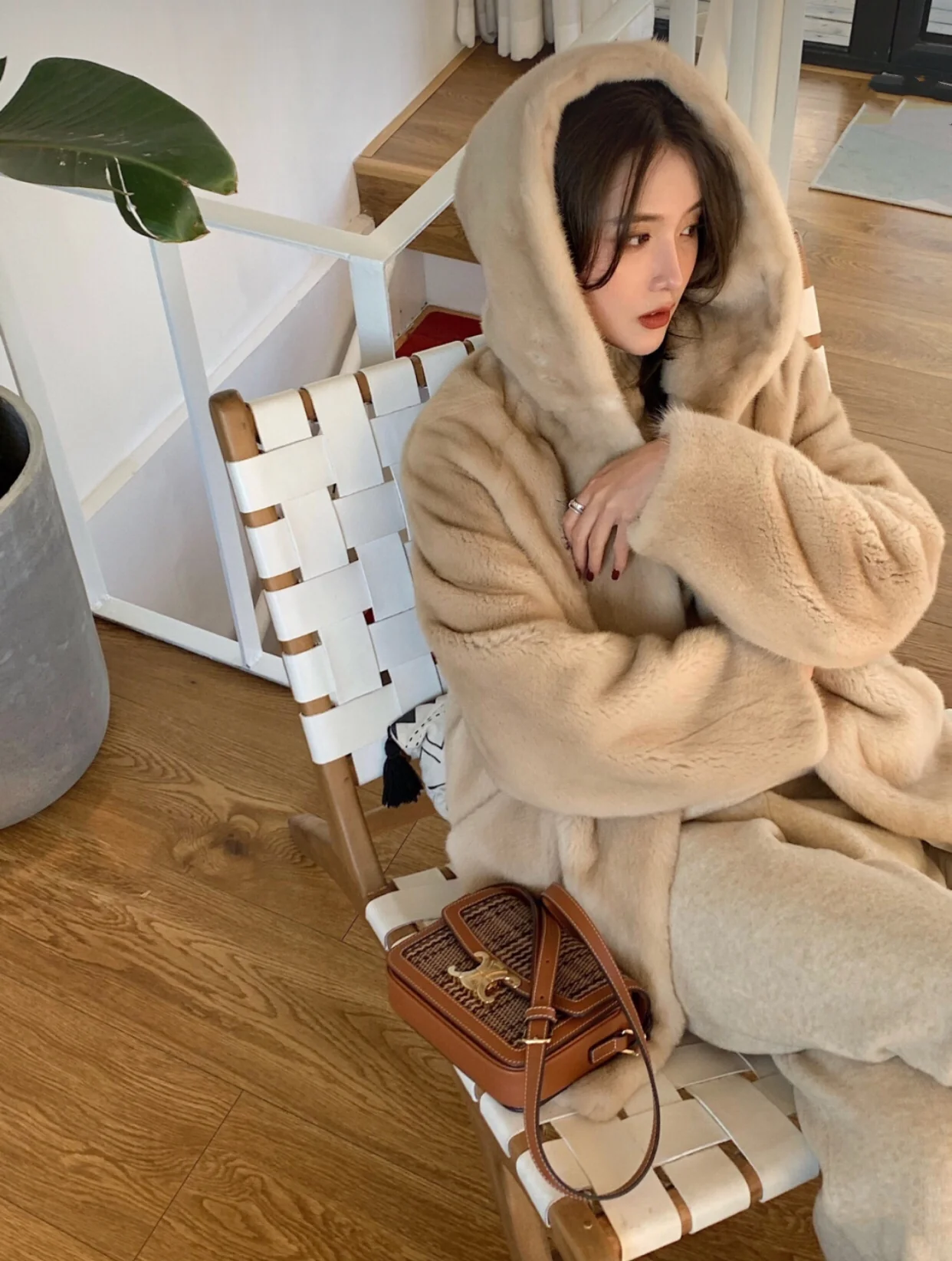 Маленькая сумка Celine Triomphe из искусственной кожи и кожи вагю.