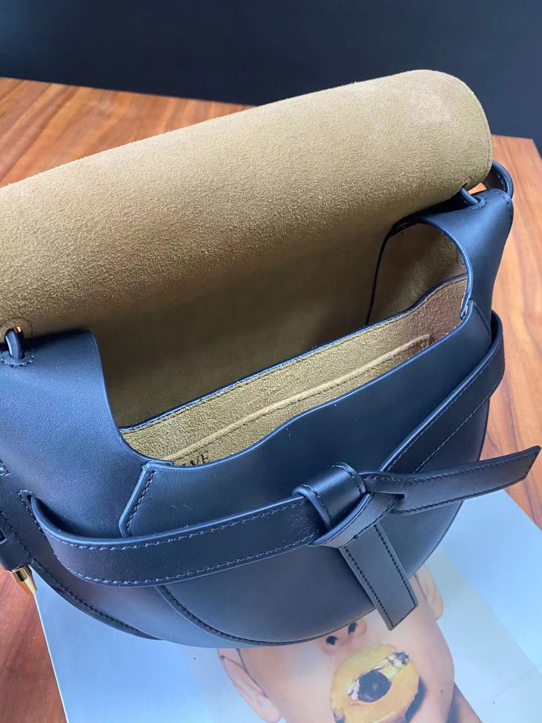 Сумка-седло Loewe-gate Letter с широким плечевым ремнем - маленькая - 1