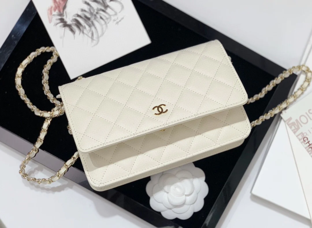 Пряжка Chanel WOC с узором ?Кунжут? из светлого золота - 2 шт.