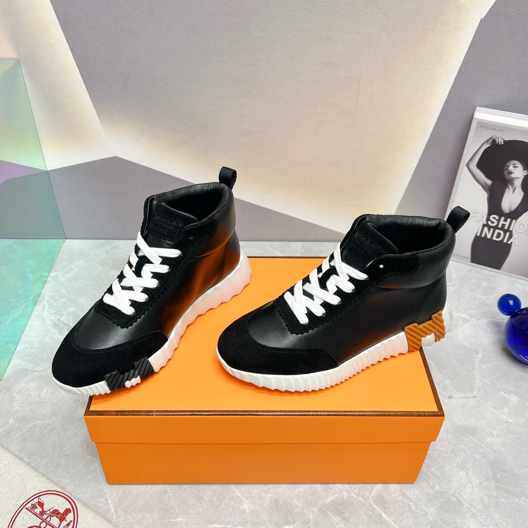 Новинка сезона весна/лето 2023 от Hermes - Кожаные высокие повседневные туфли - Черные