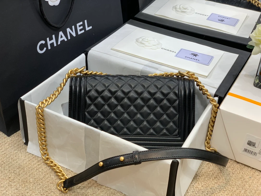 Chanel-boy-25cm-36