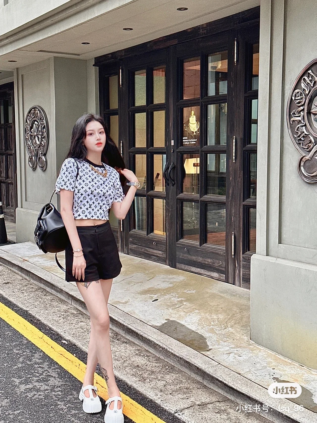 Новинка LV 2023 года - Серия Ruby - Туфли Мэри Джейн на каблуке с биде - Белые