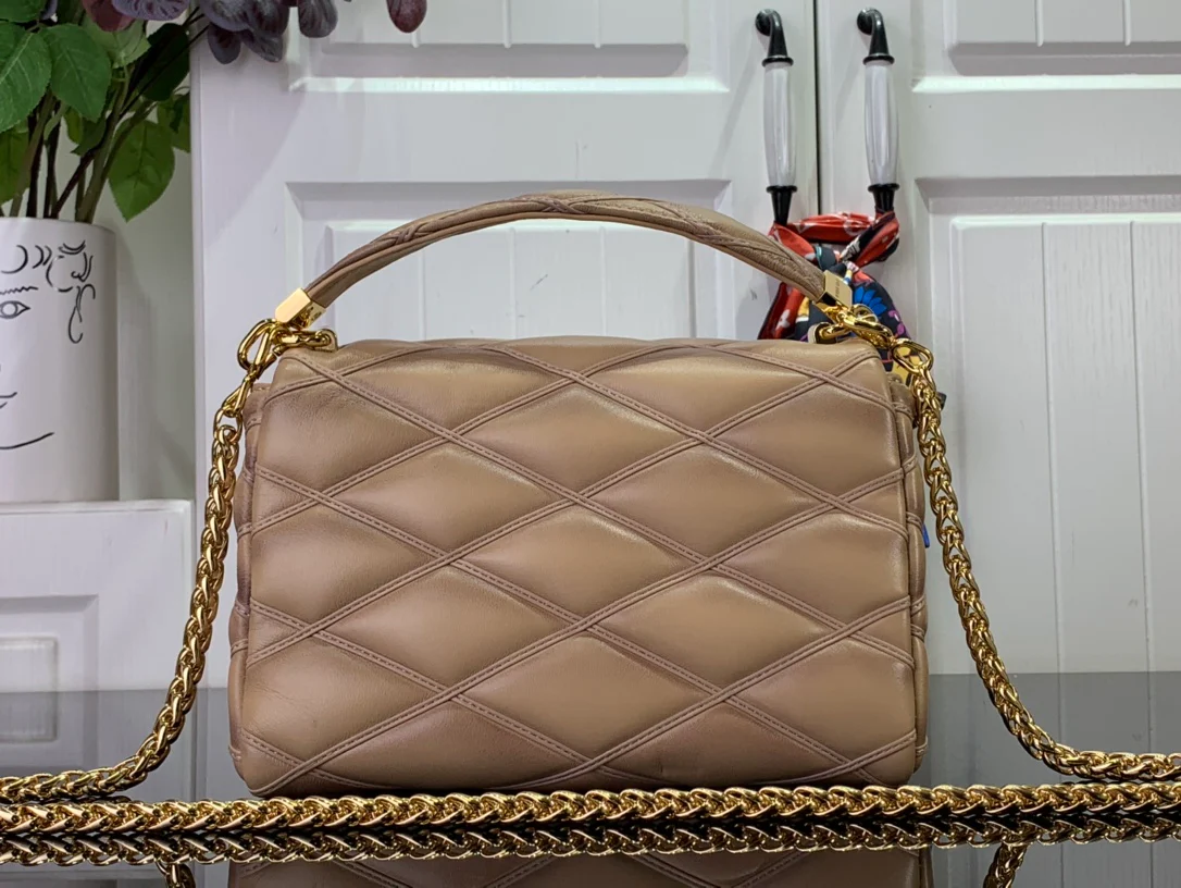 m25107-LV-Кварцевая сумка с тисненым узором и цепочкой, средне-коричневый