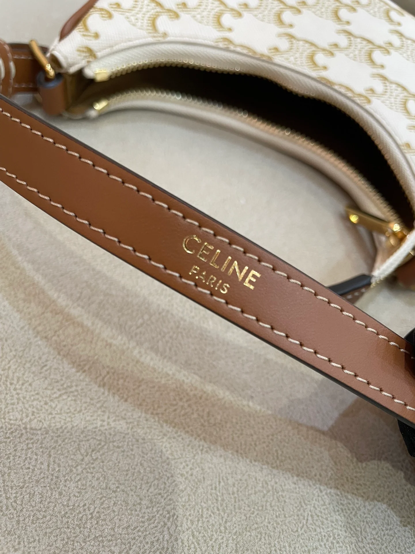 Новая сумка Celine Ava с цепочкой, модель 196 Monogram, 2022 год.