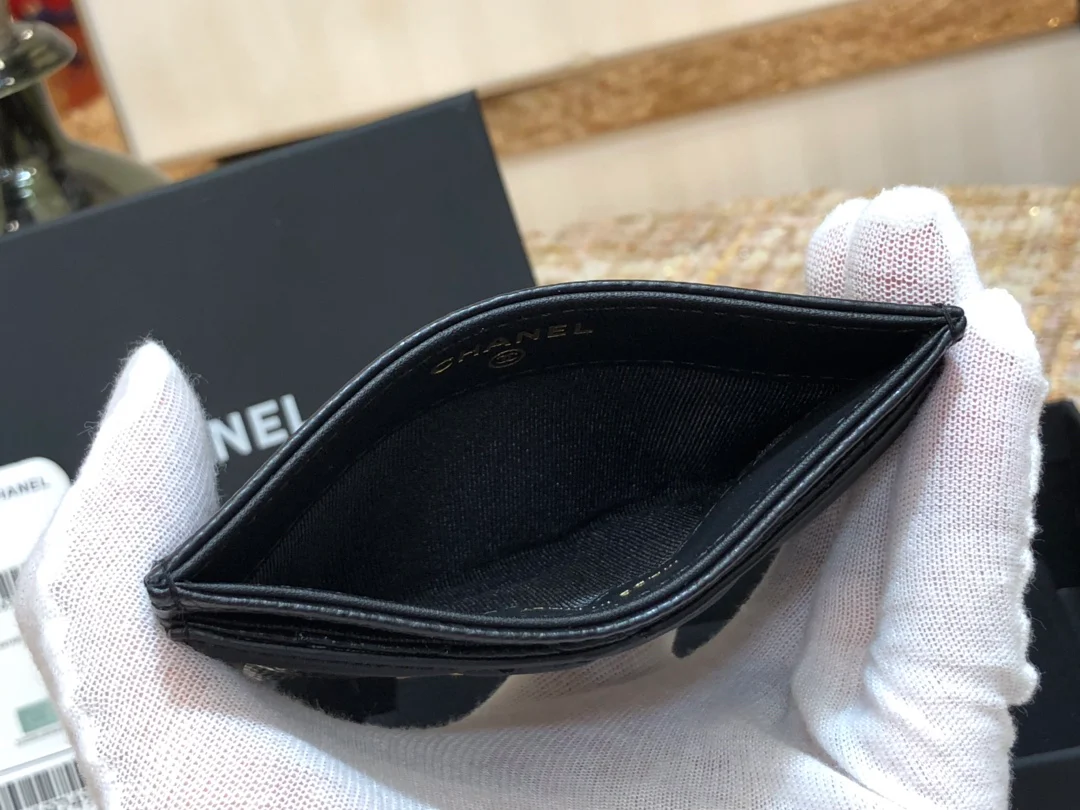 Винтажный кожаный держатель для карт Chanel CC - антикварная фурнитура