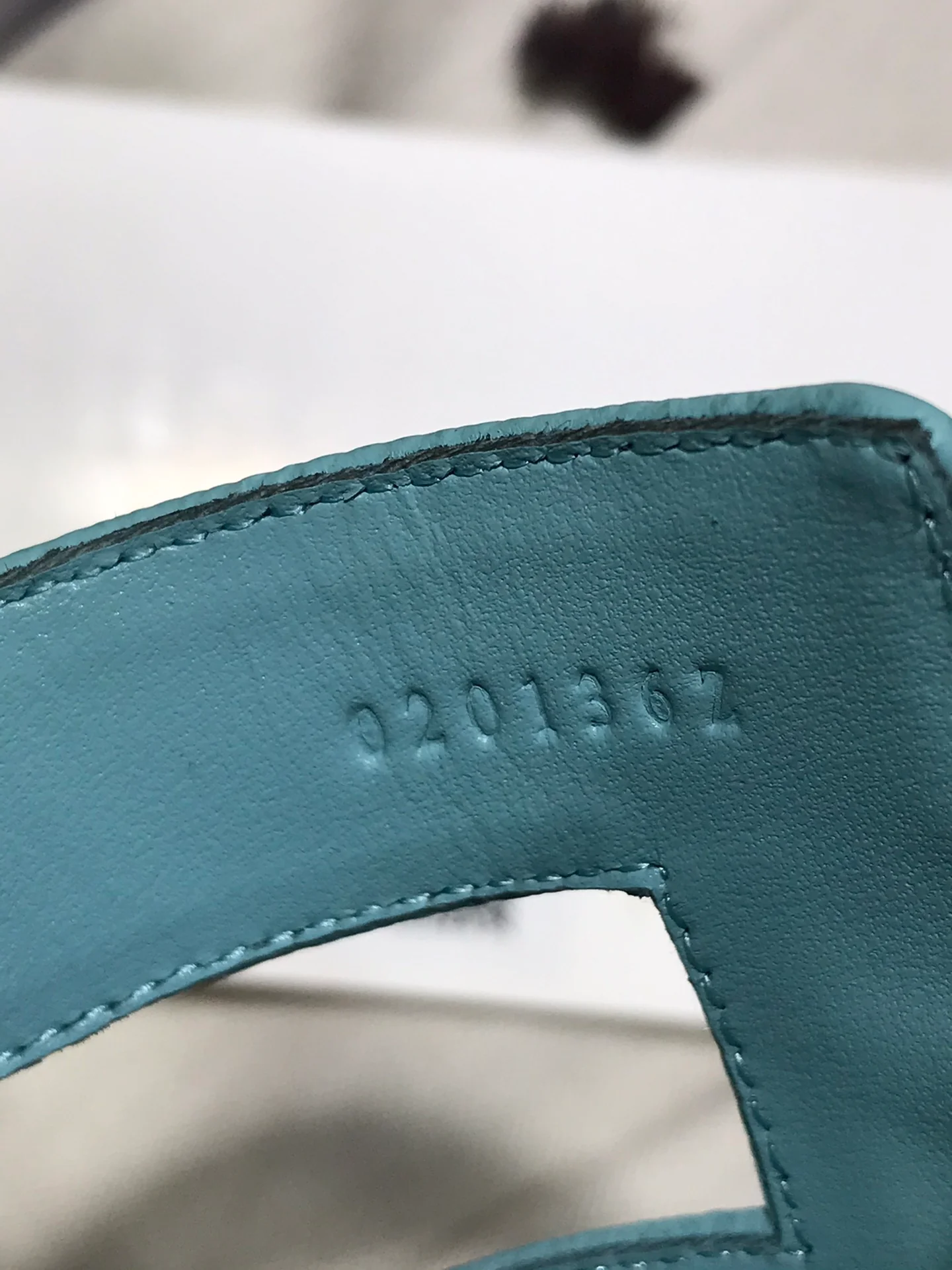 Новинка весны 2022 года от Hermes - плоские тапочки H - 2 шт.