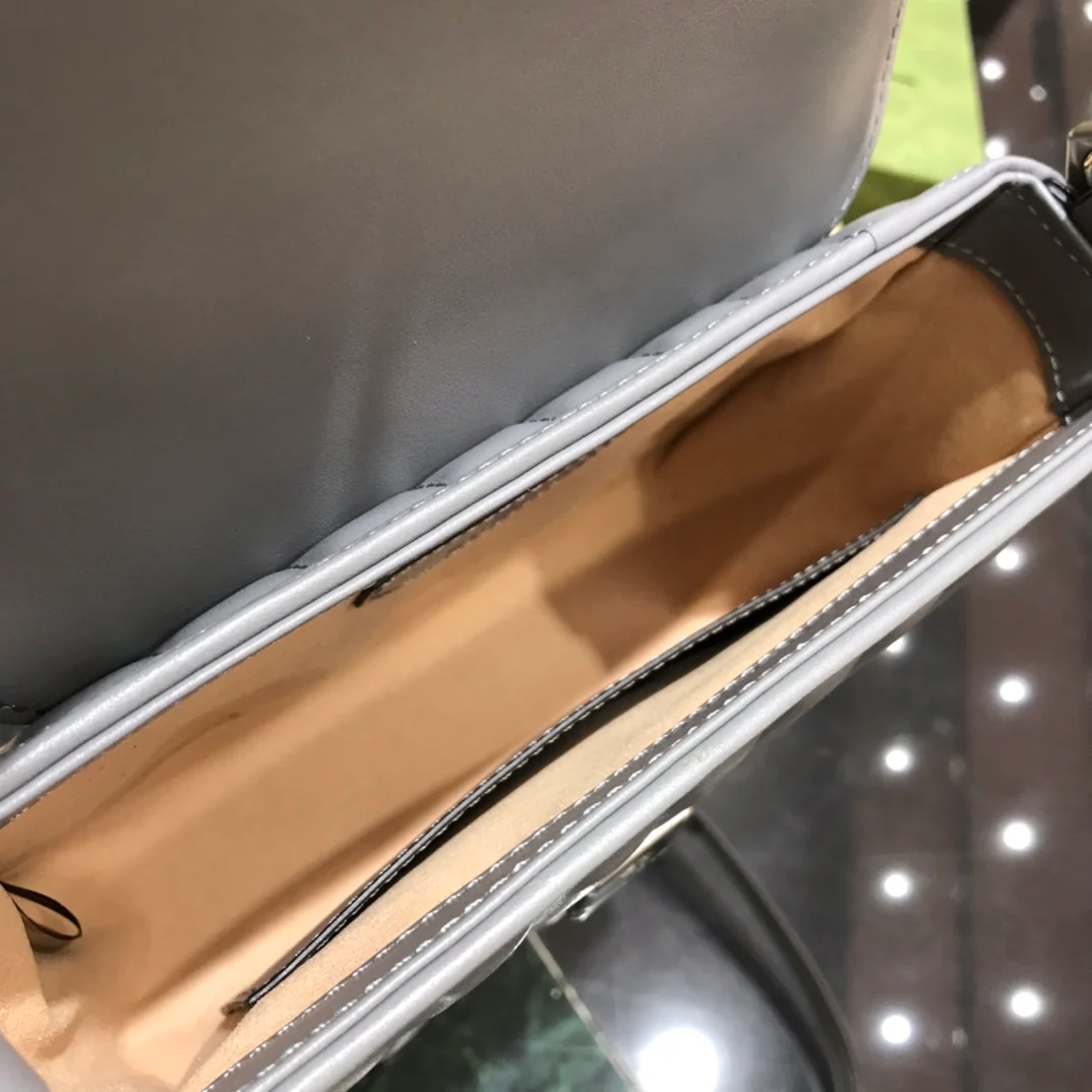 Сумка Gucci Marmont из геометрической коллекции