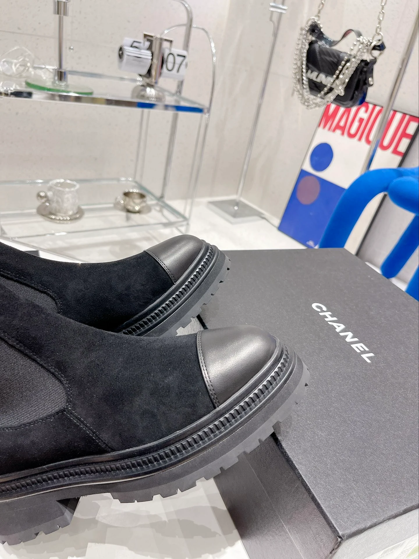 Новинка сезона осень/зима 2022 от Chanel - Ботинки челси - Черные