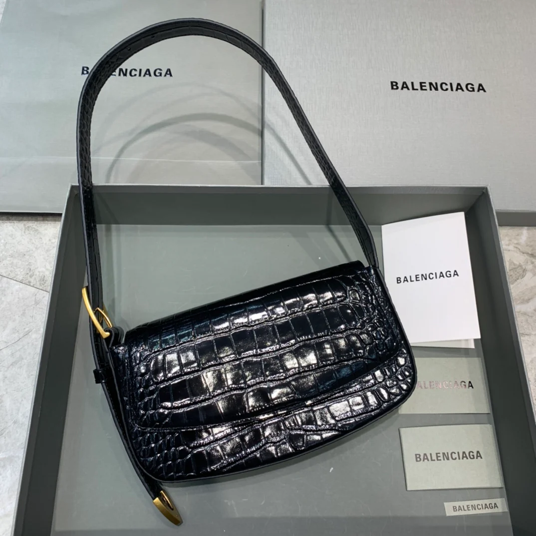 Сумка Balenciaga Ghost Bag - сумка через плечо из коровьей кожи с тиснением под крокодила.