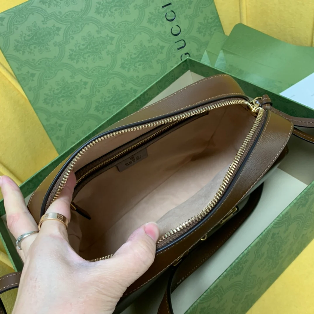 Сумка для фотоаппарата Gucci 1955 с пряжкой в ??виде подковы