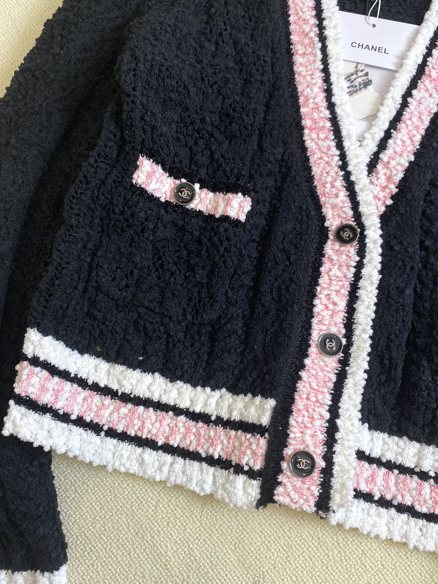 Вязаный кардиган Chanel 2403 ?Ранняя весна?, новинка, черный.