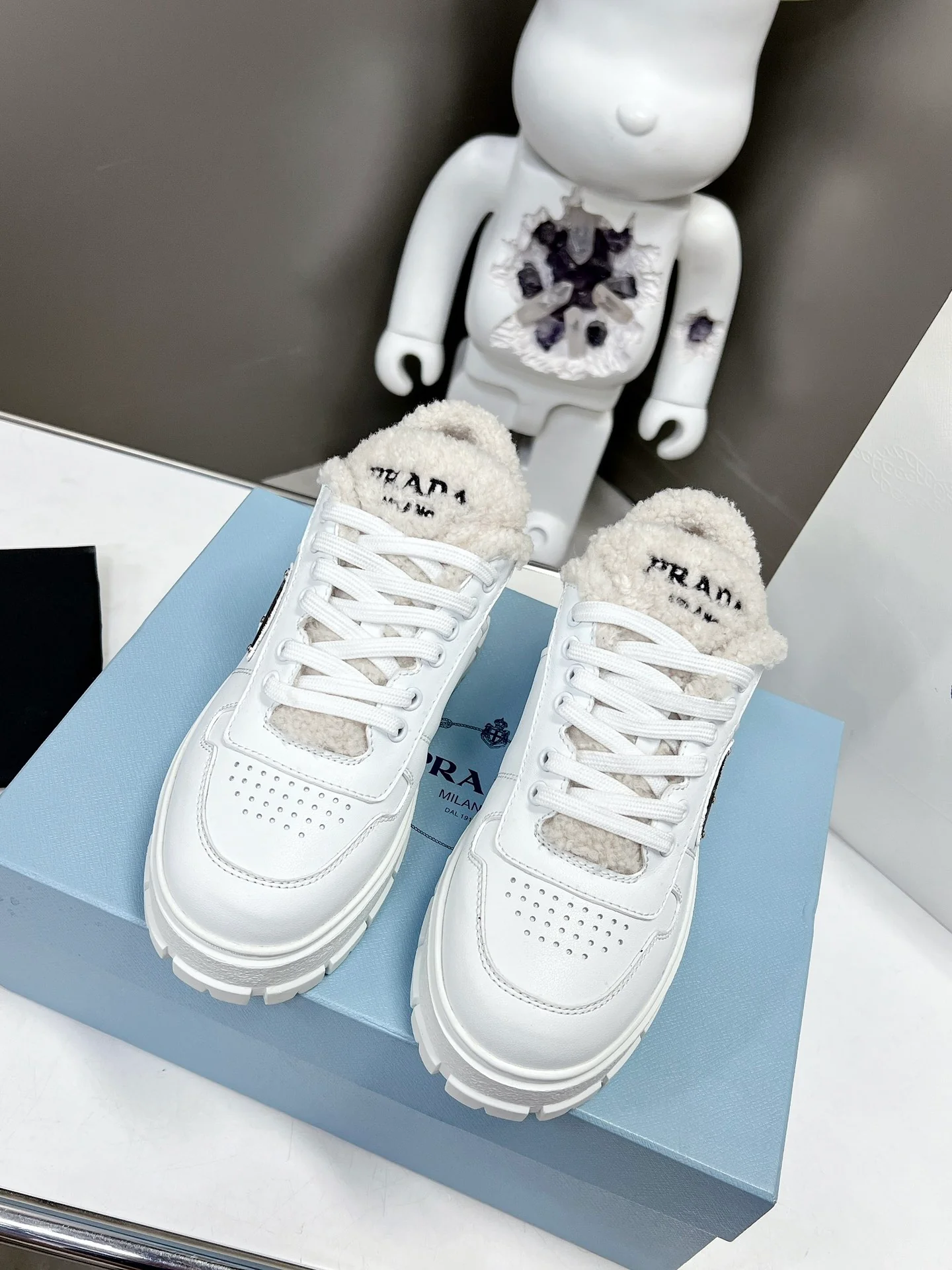 Новинка сезона осень/зима 2022 от Prada - улучшенная версия - повседневные туфли на платформе.