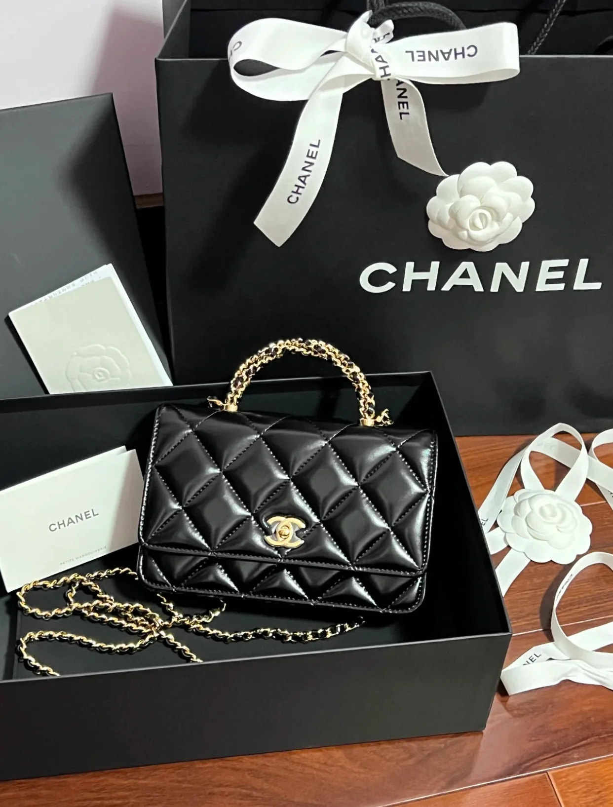 Сумка Chanel на цепочке с петлевой ручкой - WOC - Черная