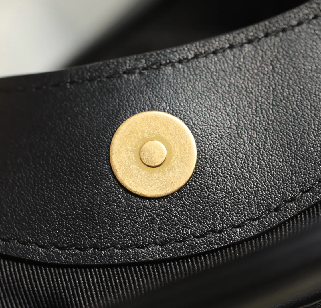 Сумка Chanel 25p nano31, замша, черная.