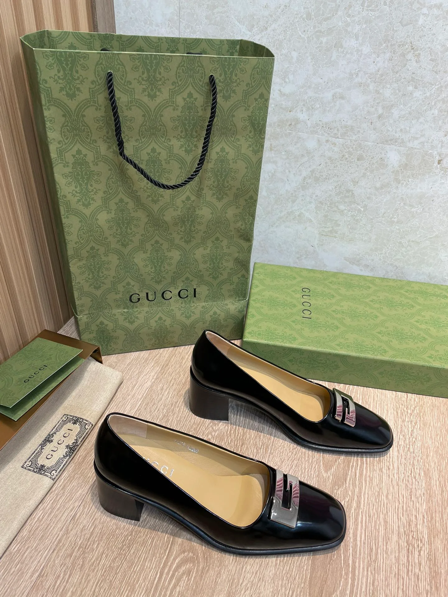 Gucci - 22 Ранняя весна - Ретро - Туфли на низком каблуке - 2