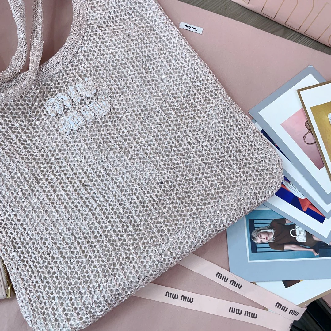 Сумка Miu Miu 5bg231 Ivy с пайетками и сетчатой ??отделкой - розовая.