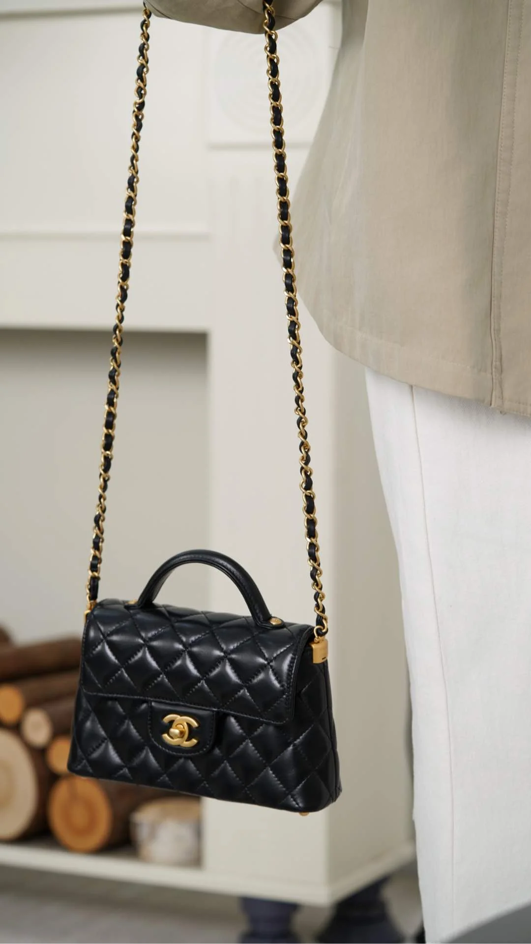 Сумка Chanel 25p Handle Flap Bag (квадратная) - черно-золотая