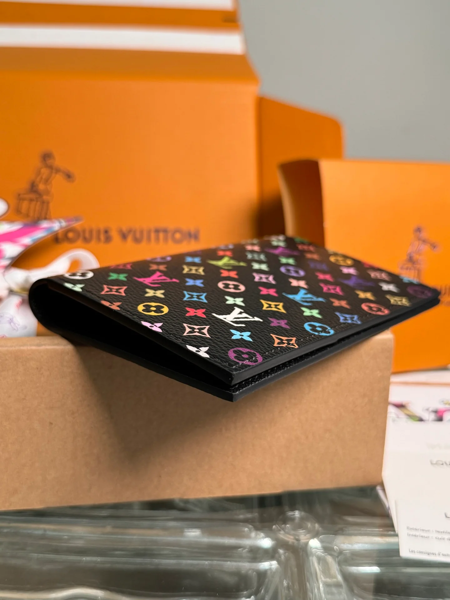 Обложка для паспорта LV-m13414-lvxtm - Радужно-черная