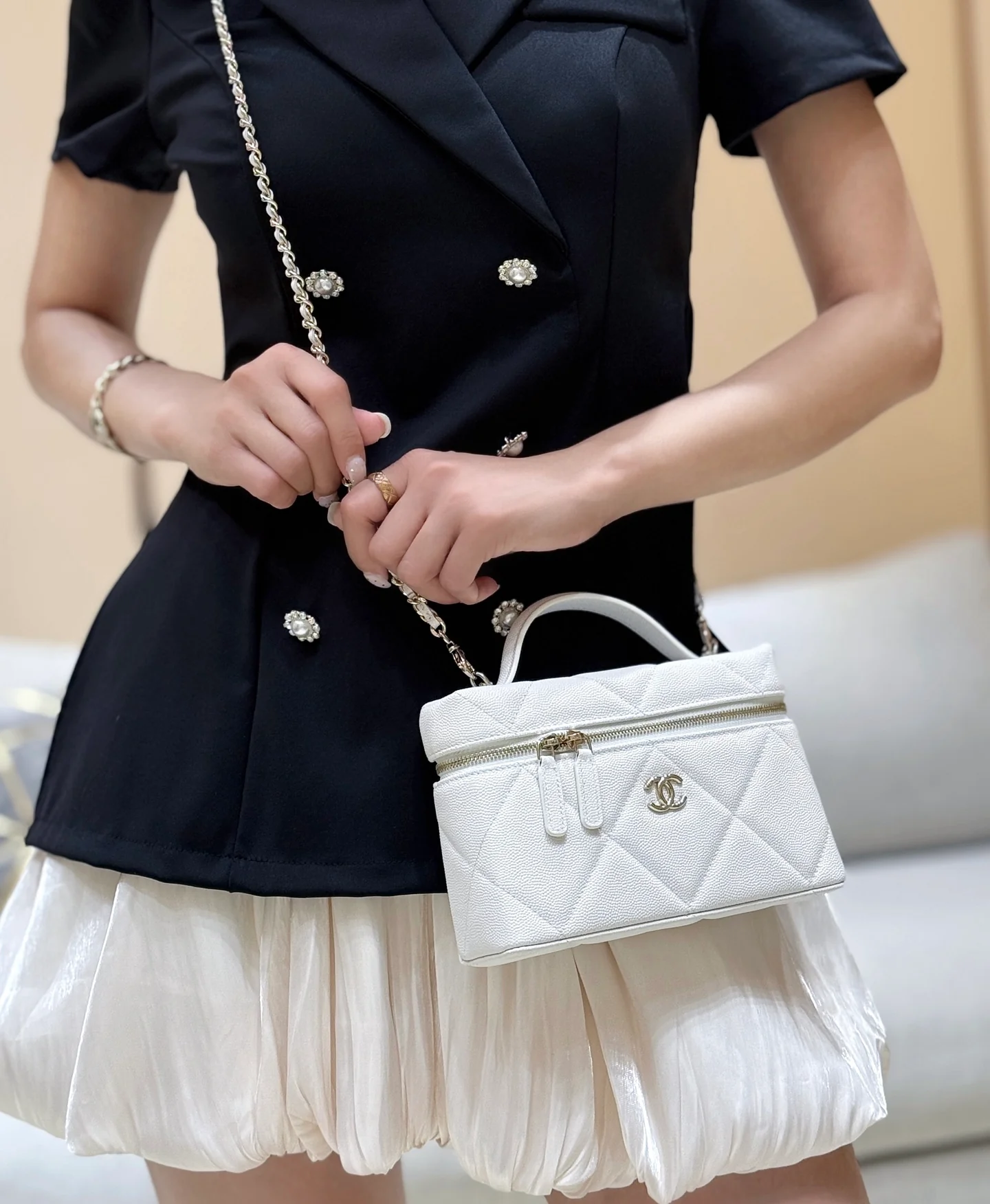 Новая коллекция Chanel 25k осень/зима - стеганая сумка для ланча LP - телячья кожа цвета личи - белая