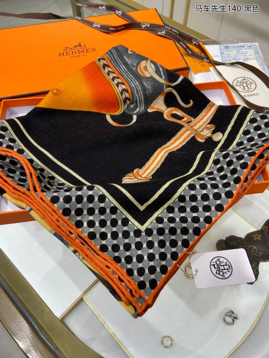 Hermes - Шарф Mr. Coach Square Scarf - 140 см - 70% кашемир - 30% шелк - 2 шт.