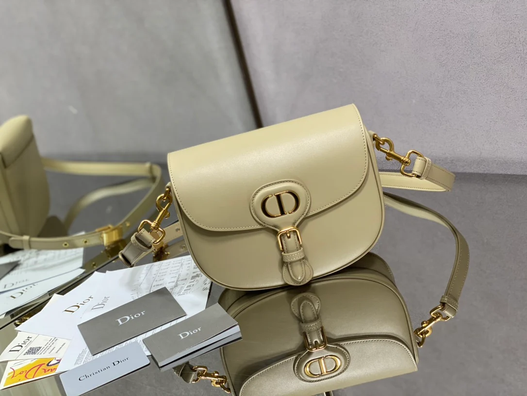 Dior Bobby Medium 22cm, кремово-абрикосовая кожа