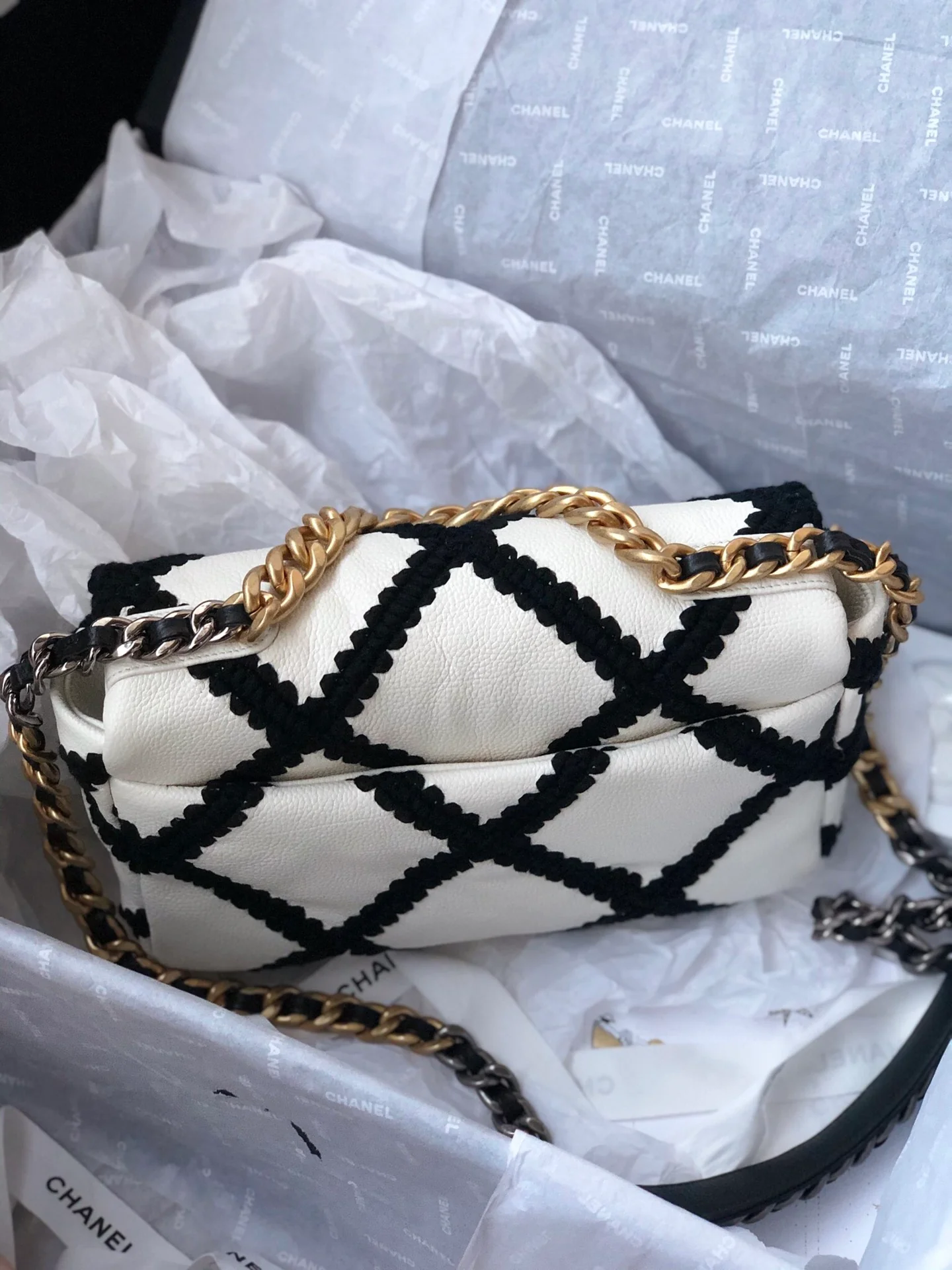 Сумка Chanel 19 - Кожаная - Черно-белый клетчатый узор