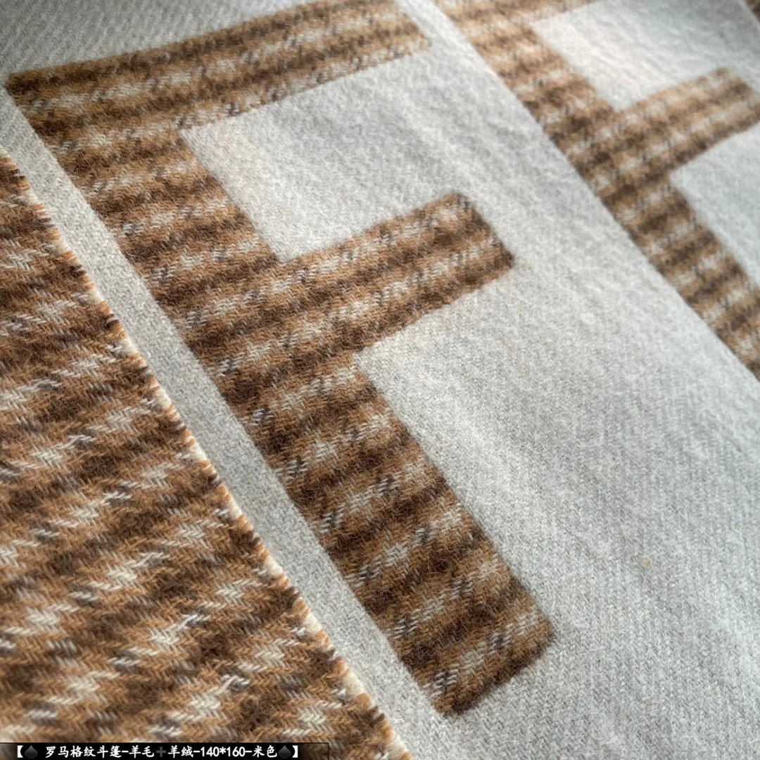 Fendi - Двусторонняя накидка в римскую клетку - 140-160 см - включая бахрому - 75 - шерсть 25 - кашемир - черный - бежевый - 1