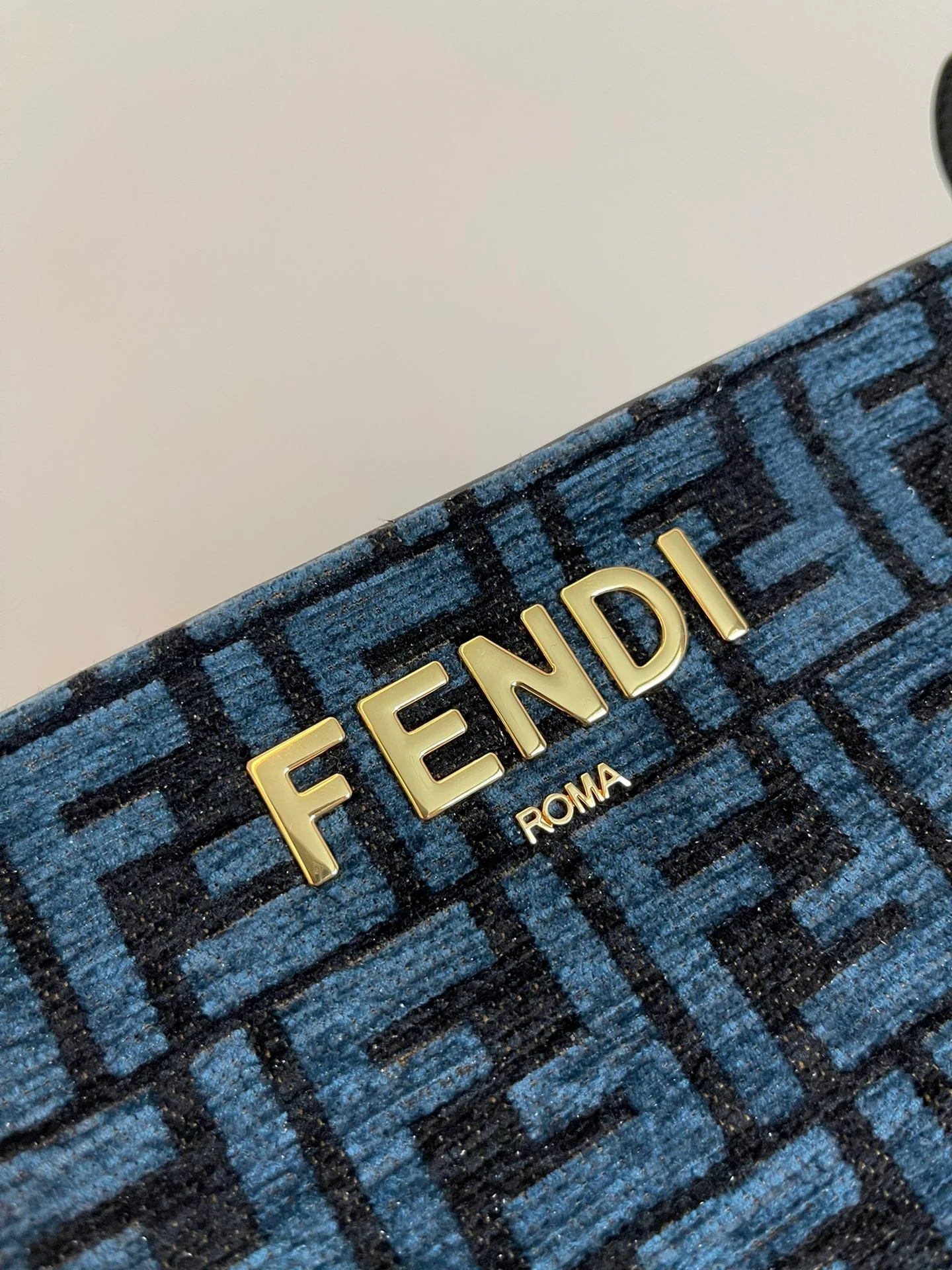 Сумка Fendi с застежкой-молнией - синяя