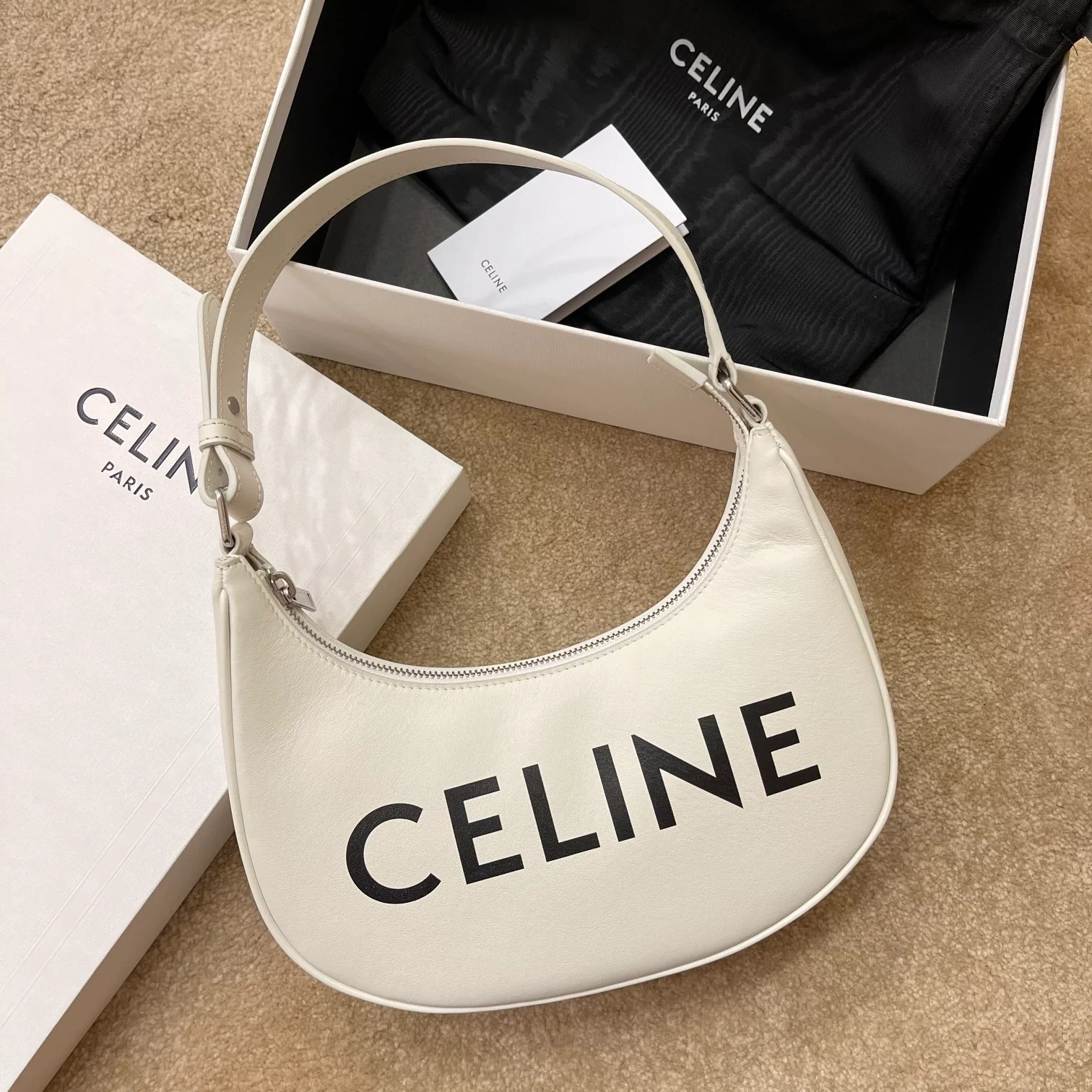 celine-ava сумка подмышки-1