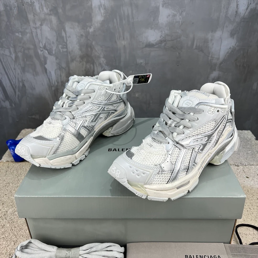 Кроссовки Balenciaga Runner - унисекс - белые с серебристым