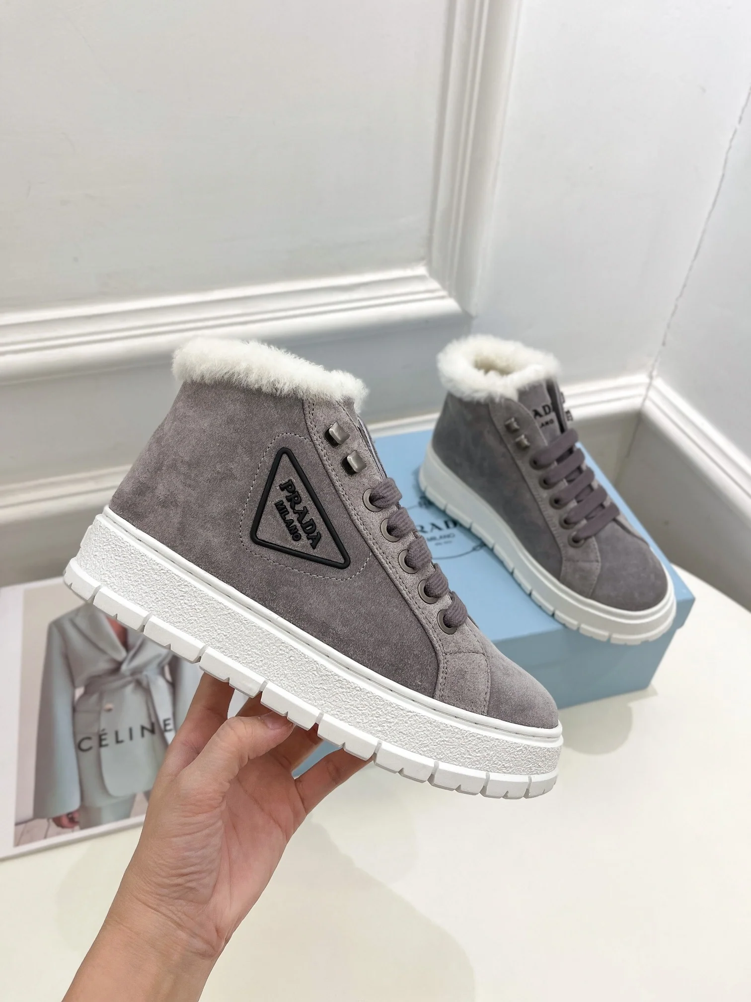 Prada в стиле подиума - Повседневные высокие шерстяные ботильоны - Серые