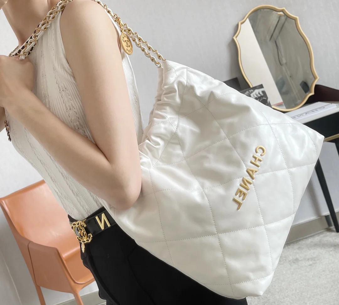 Сумка Chanel 22 - белая - маленькая