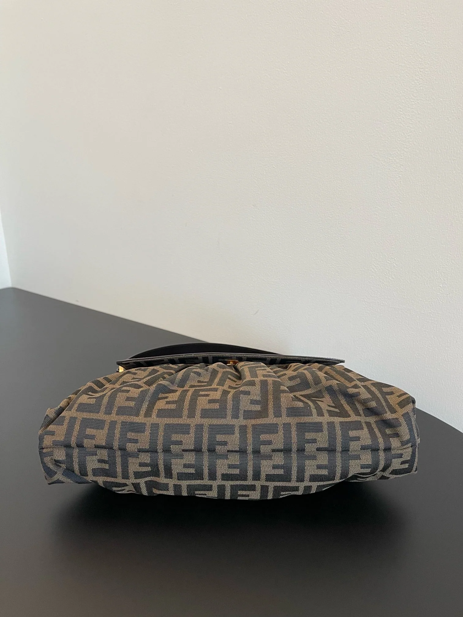 Большая винтажная сумка Fendi Monogram Ingot