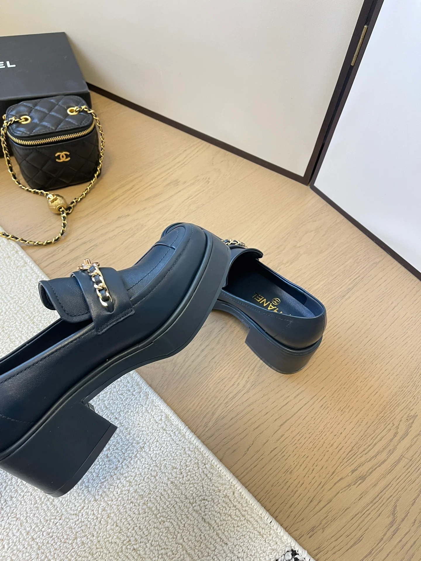 Лоферы Chanel 2024 - черные