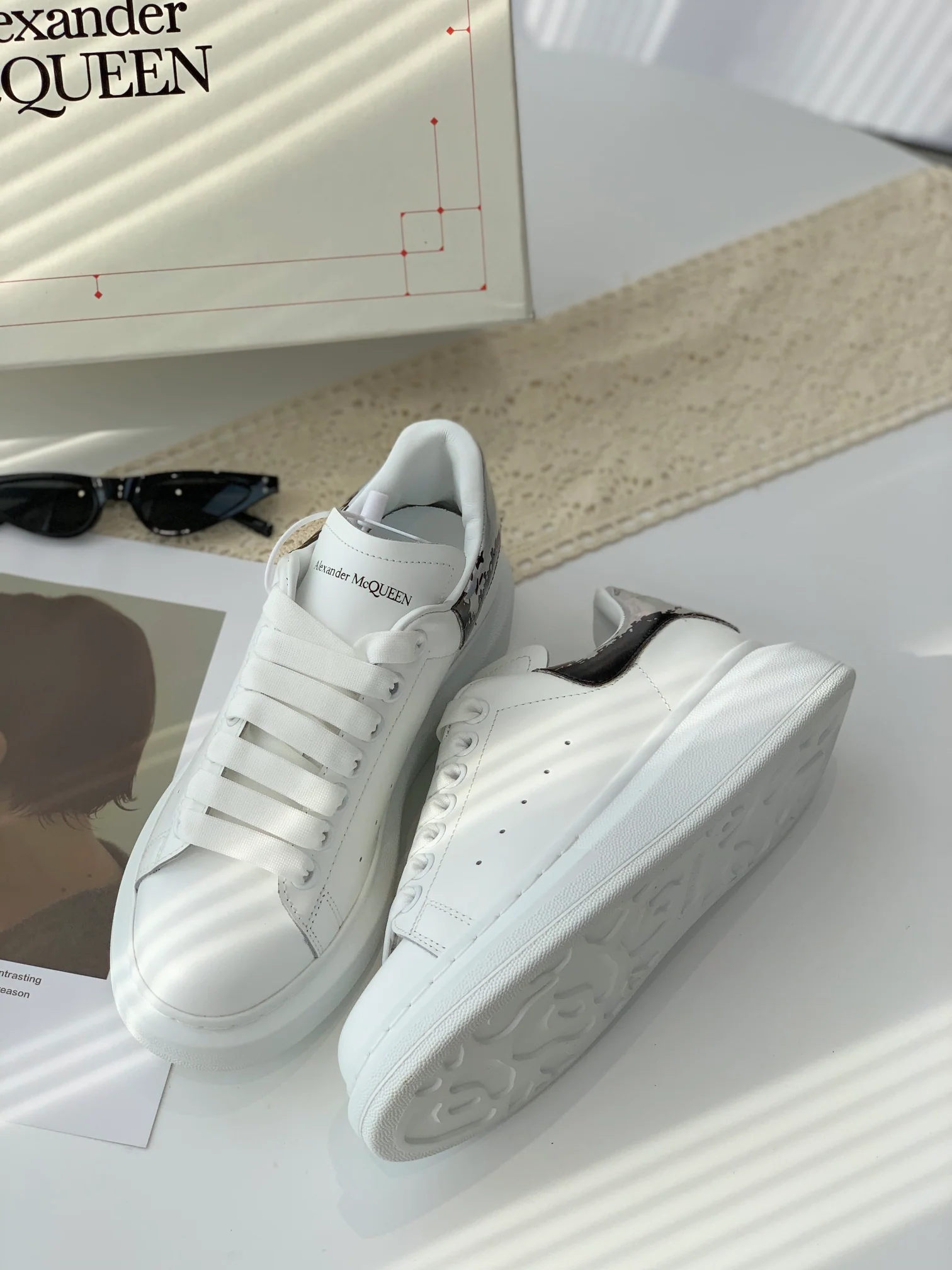 McQueen - Улучшенные классические белые кроссовки - Серебристо-черные