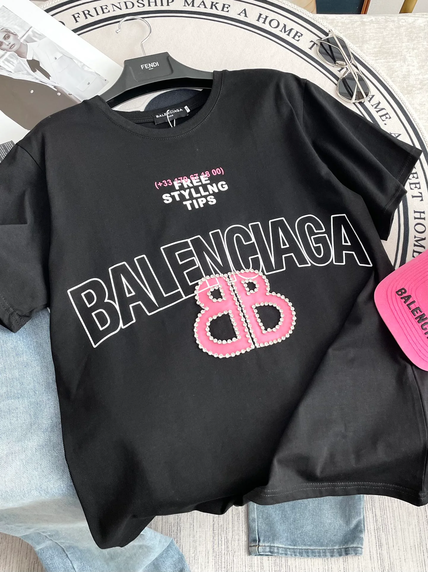 Футболка Balenciaga 2403 с коротким рукавом и стразами BB, свободного кроя, черная.