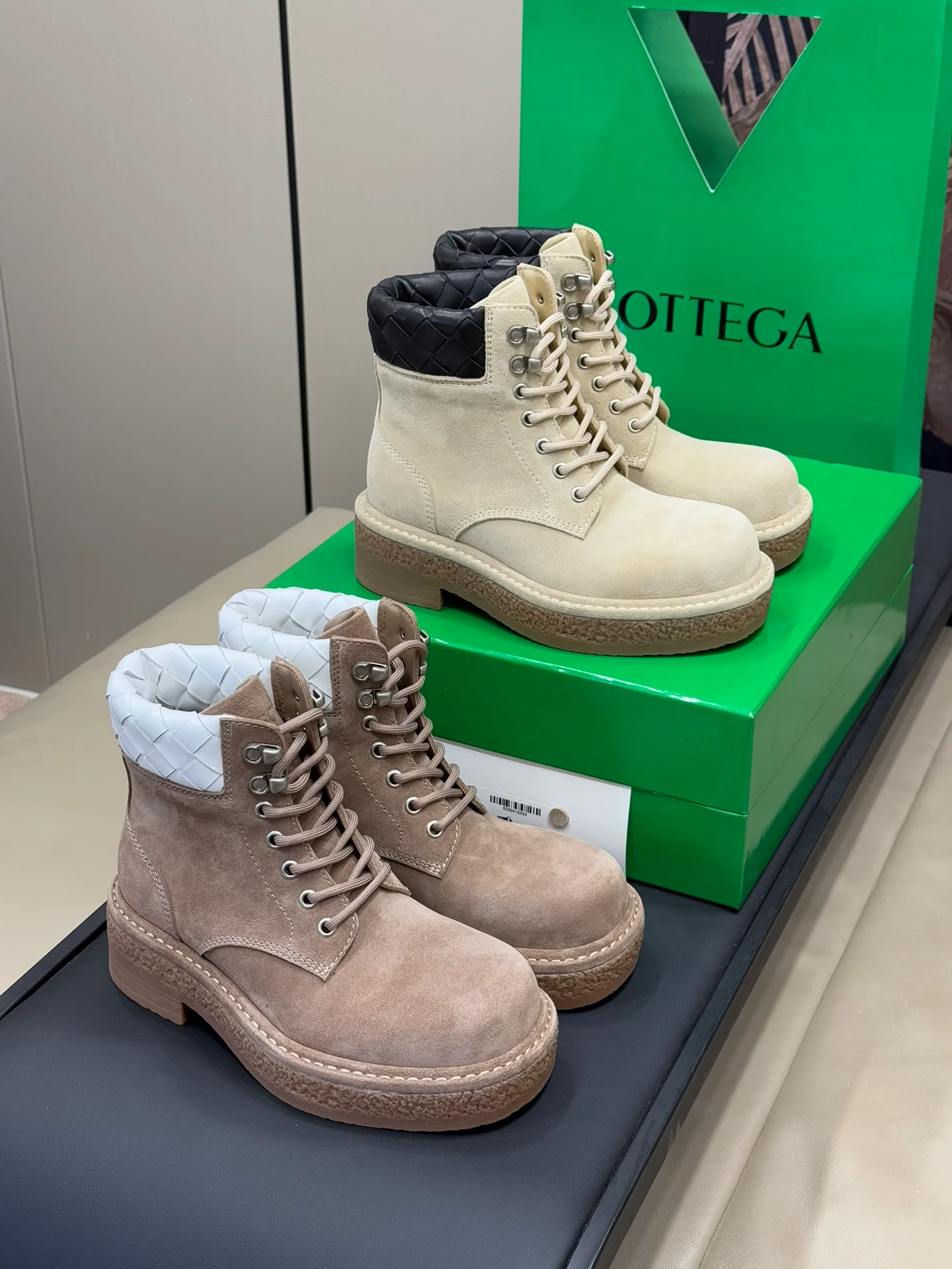 Замшевые ботинки в клетку BV-2024 - Изображение из коллекции