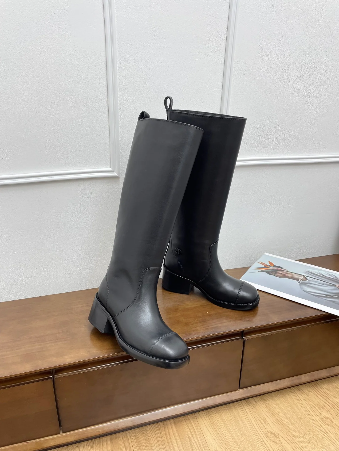 Высокие сапоги для верховой езды Chanel 2024 - черные