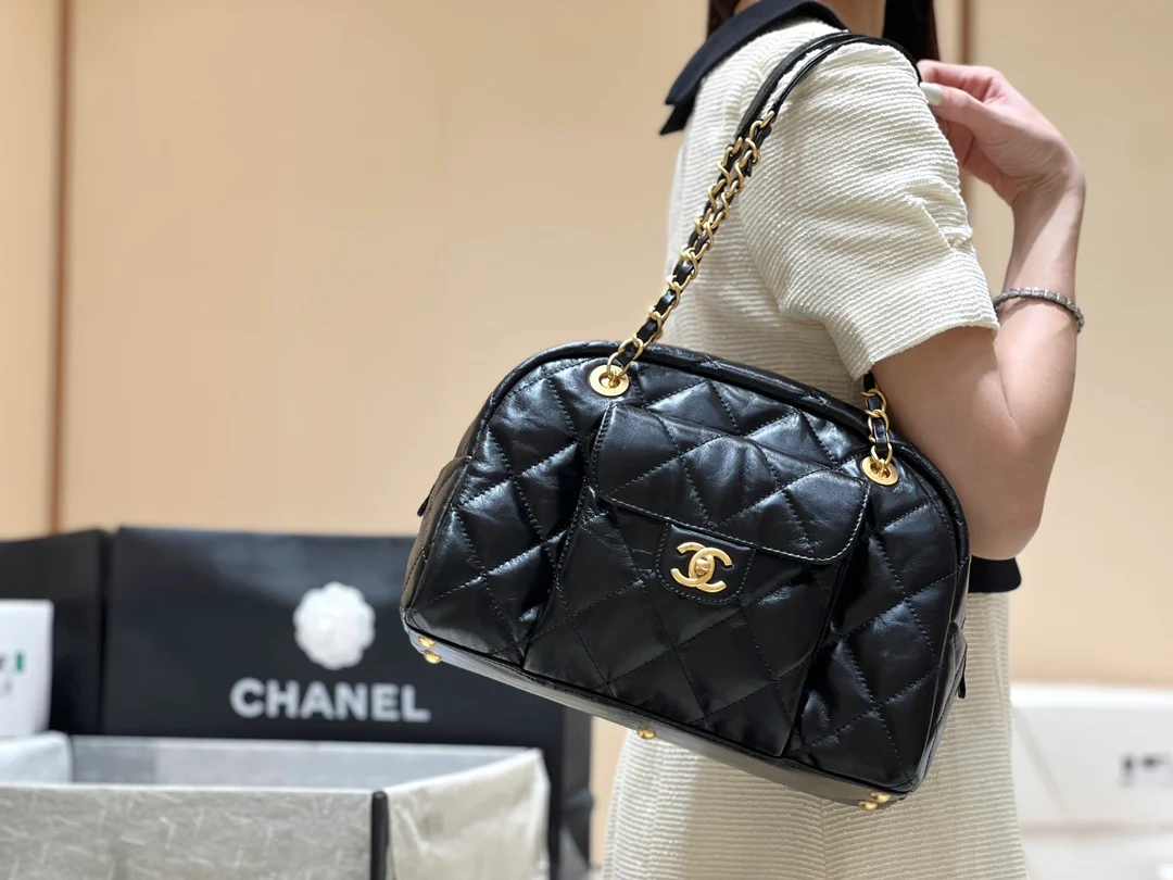 Маленькая сумка-боулинг Chanel 24a - черная