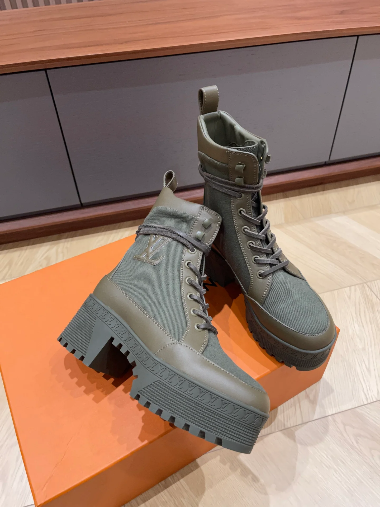 LV-2024 - Повседневные ботинки - Темно-зеленые