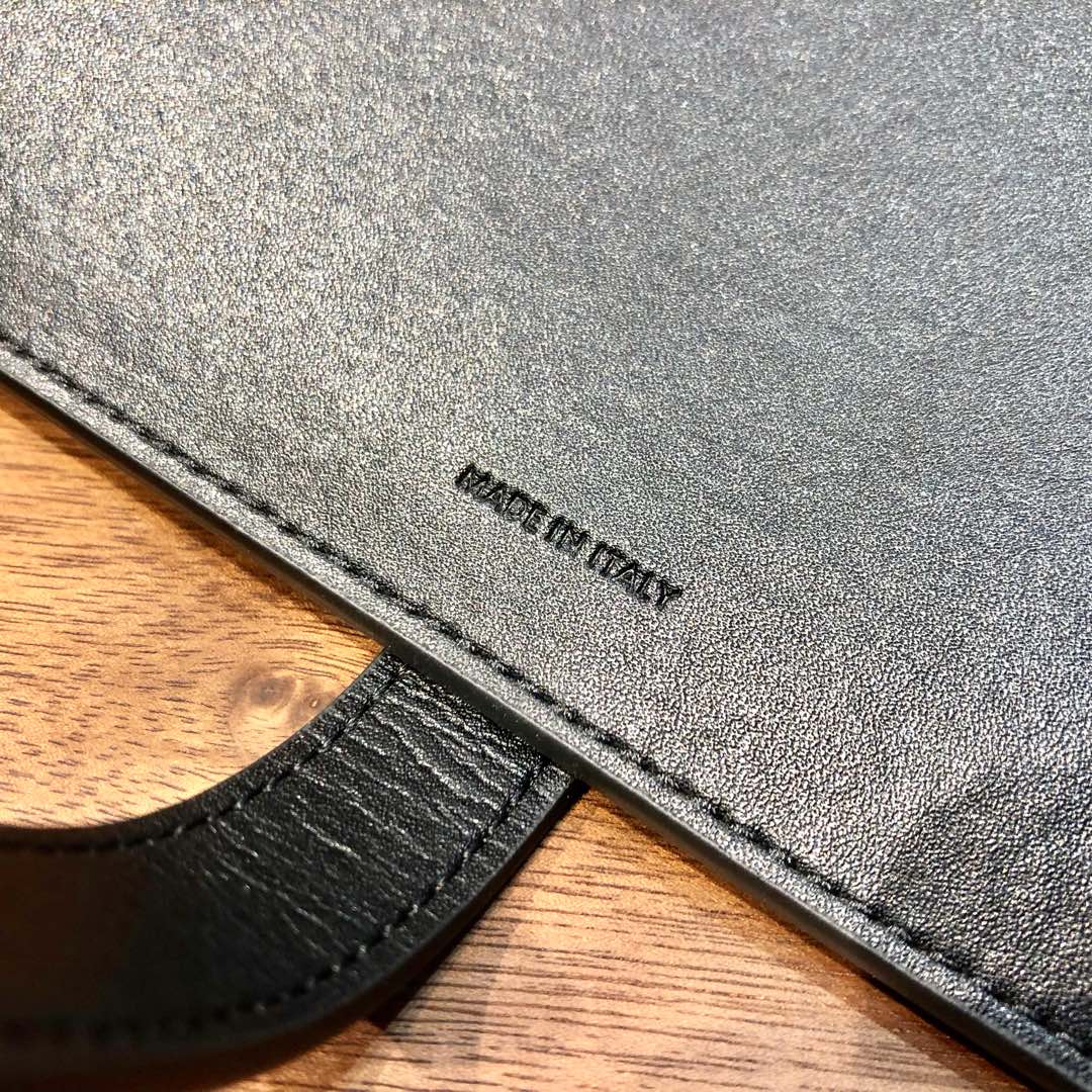 Кошелек Celine-Strap из зернистой телячьей кожи